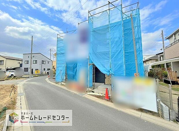 【前面道路含む現地写真】完成してからは見ることのできない、施工方法や構造をしっかりとご確認いただけるのが、建築中の住宅の大きなメリットです。専門知識を持ったスタッフがご説明させていただきます。お気軽にお問い合わせください。