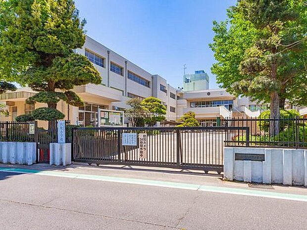 春日部市立内牧小学校(約1,600m)