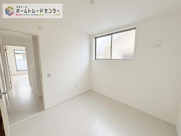 【リビング以外の居室】昨今のトレンドになりつつあるのが、広過ぎず、快適すぎない子ども部屋。勉強と寝るだけの部屋にすることで閉じこもりがなくなり、リビングで過ごす時間が増えると言われています。