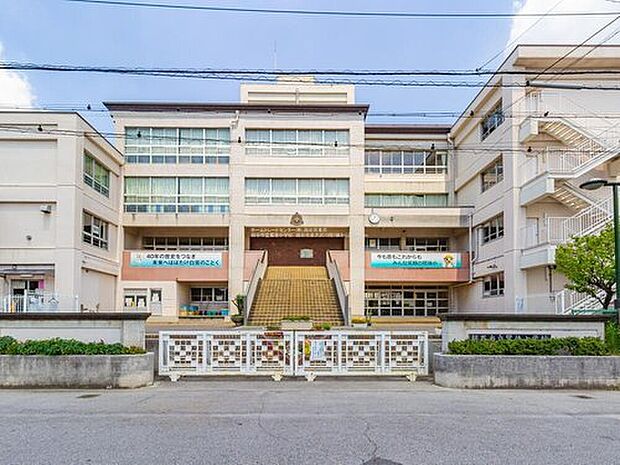 越谷市立鷺後小学校(約460m)