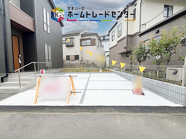 【【カースペース2台】】カースペースが2台分ございますので、家族分の自転車を駐輪したり、急な来客用の駐車スペースとしてもお使いいただけます。