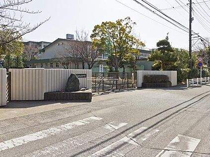 春日部市立緑中学校 1300ｍ(徒歩17分)