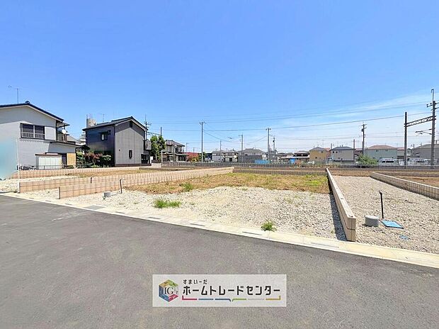 【現地外観写真】完成してからは見ることのできない、施工方法や構造をしっかりとご確認いただけるのが、建築中の住宅の大きなメリットです。専門知識を持ったスタッフがご説明させていただきます。お気軽にお問い合わせください。