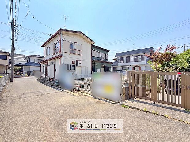 【前面道路含む現地写真】モデルハウスのご案内や、仕様や色の説明も細かくさせていただきます。弊社は飯田グループホールディングス唯一の販売専門会社になるので、細部まで説明いたします。もちろん住宅ローンのご相談だけでも大丈夫です。