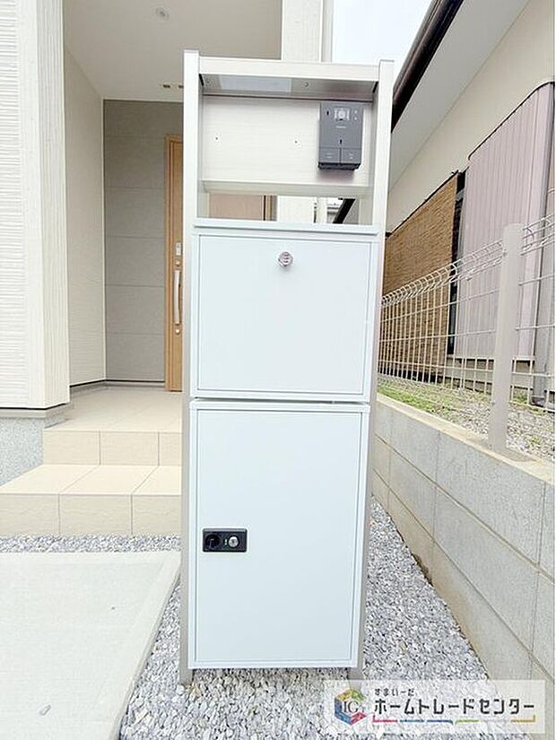 【【宅配BOX】】戸建用の宅配ボックスを設置。通販でのお買い物などお荷物が届く予定があっても時間を気にせず外出できるので大変便利です。