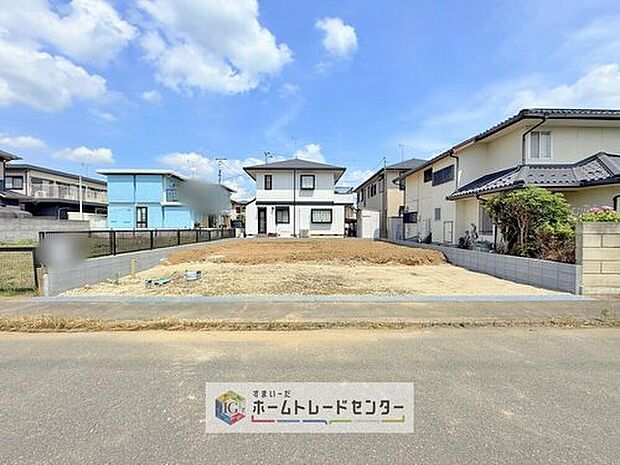 【現地外観写真】モデルハウスのご案内や、仕様や色の説明も細かくさせていただきます。弊社は飯田グループホールディングス唯一の販売専門会社になるので、細部まで説明いたします。もちろん住宅ローンのご相談だけでも大丈夫です。