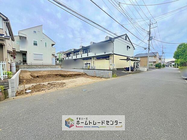 【前面道路含む現地写真】土日のご予約はもちろん、平日やお仕事のお時間に合わせてのご案内も実施しています。まずはお客様のご都合をお伺いさせて頂き、それに合う形で物件のご紹介をさせていただきます。お気軽にお問い合わせください。