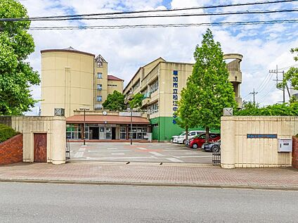 草加市立松江中学校 2000m(徒歩25分)