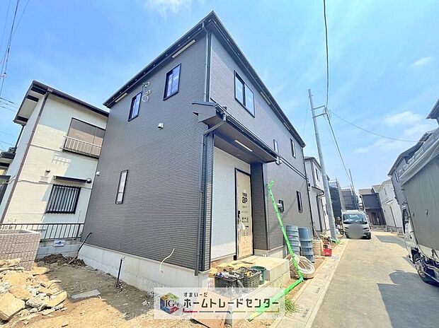 【現地外観写真】大きな分譲地ですとご近所皆様お引越しされてきた日も近く、コミュニケーションがとりやすいのがメリットです。お引っ越し後、最初の近所付き合いは中々緊張もするもの、そんなストレスを軽減してくれます。