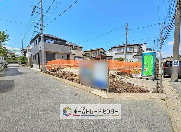 【現地写真】どのような建物が建つか、間取りの広さはどうかなど、気になる点は丁寧にご説明いたします。資料請求やご案内は即日対応いたします。土日や平日、お仕事終わりの時間など、ご都合に合わせてご案内いたします。