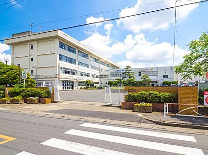 幸手市立幸手中学校 1100m(徒歩14分)