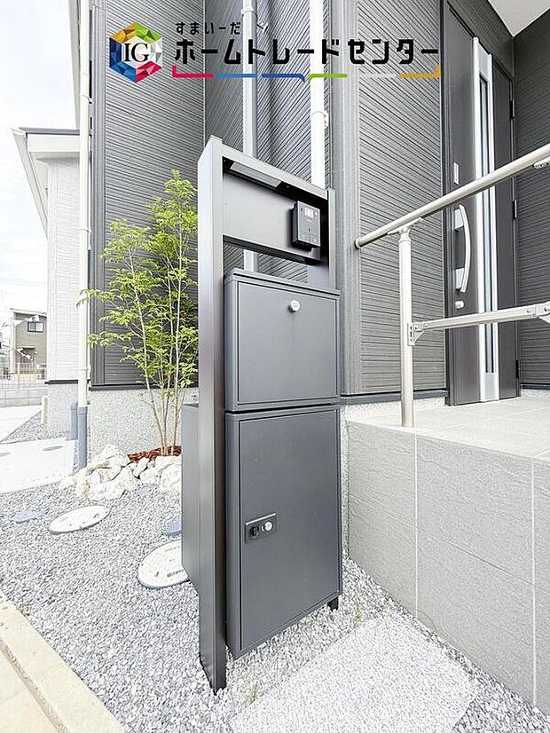 【宅配ボックス】戸建用の宅配ボックスを設置。通販でのお買い物などお荷物が届く予定があっても時間を気にせず外出できるので大変便利です。