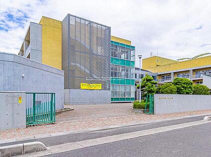 越谷市立城ノ上小学校 500m(徒歩7分)