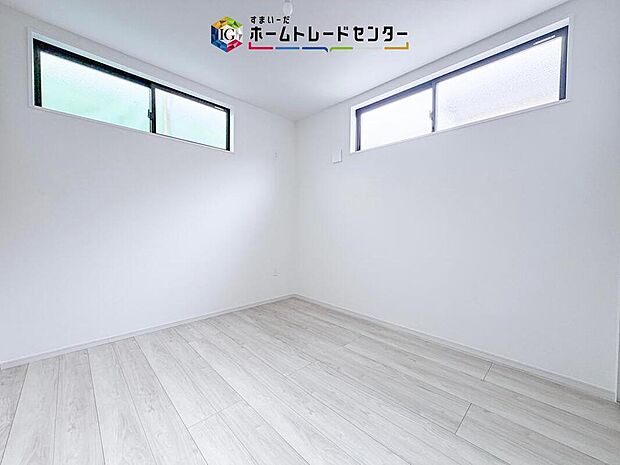 【リビング以外の居室】2面採光の洋室です。窓からの眺望もよくなり視界が広いので、部屋にいても飽きません、そしてもちろん大切なのは明るさと風通し、明るい日差しと心地よい風で自分のお部屋でくつろげる贅沢をご提供します。