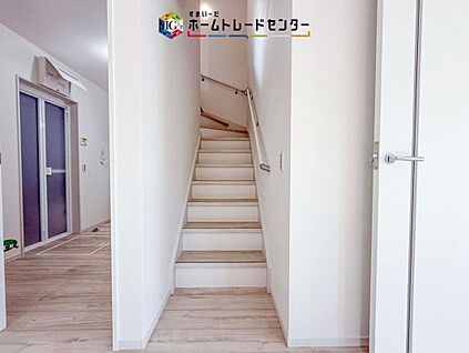 【リビングイン階段】