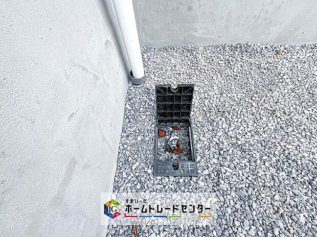 【外水栓】バーベキューなど、お庭でアウトドアを楽しむ方にとっては、外に水栓があれば家の中から水を運び出す手間が省けます。洗車の際にも便利です♪