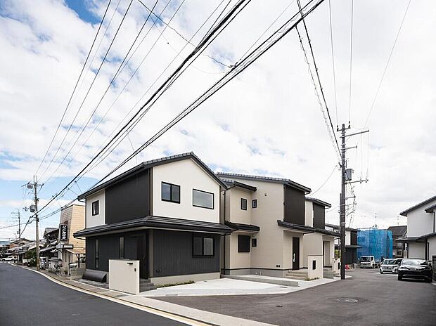 【モデルハウス】
「敷島ステラ西京区・樫原」にて、モデルハウス公開中！実際の暮らしをイメージしながら、間取りや生活動線、設備仕様などを現地でご確認いただけます。