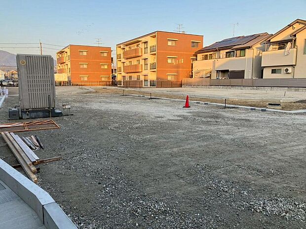 【【現地土地写真】】耐震性・断熱性・換気性能に優れた高性能住宅。お引き渡し後のアフターサポートも充実しています。自然を身近に感じられる住環境と、子育て世帯に嬉しい教育環境が整います。/2026年1月撮影