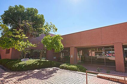 宇治市中央図書館 約2000m～2160m(徒歩25～27分)
