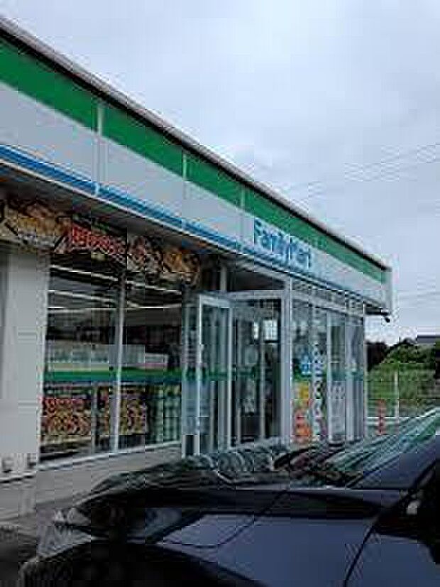 ファミリーマート前橋茂木町店（約530m）