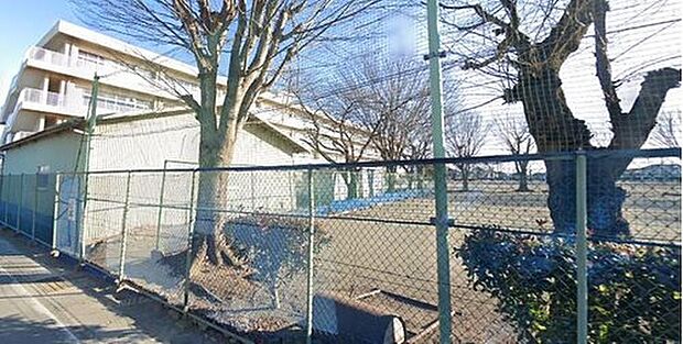 藤岡市立北中学校（約1,157m）