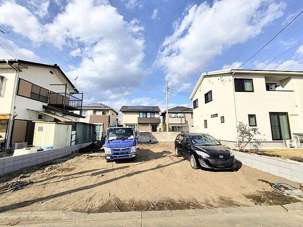 【現地外観写真】飯田グループホールディングス唯一の販売専門会社の社員が当物件をご案内させていただきます。/現地(2026年1月)撮影