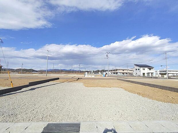 【現地外観写真】◆休日にご家族揃ってご見学はいかがでしょうか♪実際の現地を見てみると図面などではわからない、新たな発見もありますのでまずはお気軽にお問い合わせください!