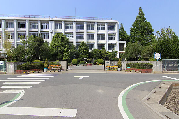 鴻巣市立吹上中学校（約538m）