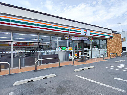 セブンイレブン熊谷拾六間店  370m