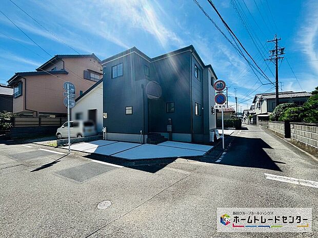 西側、北側道路は4m幅の公道です