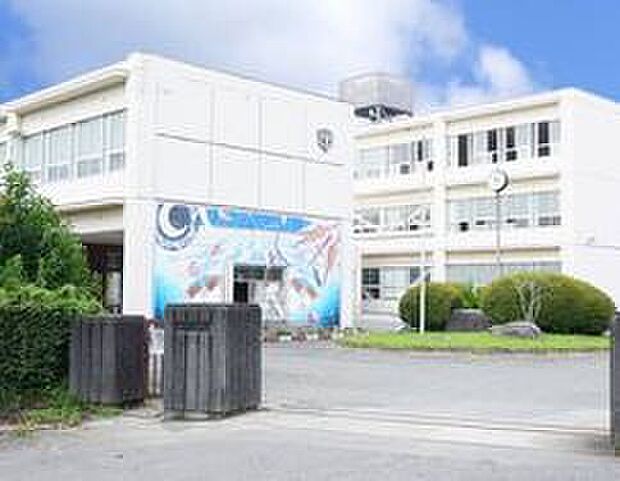 裾野東中学校(約1,400m)