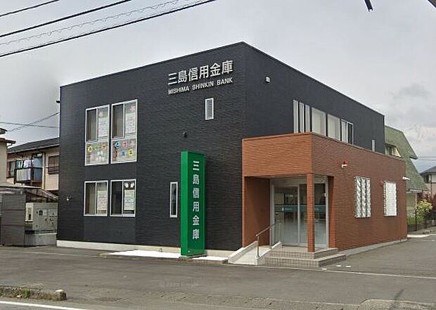 三島信用金庫御殿場支店（約110m）