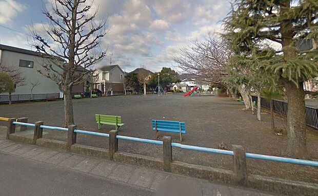 与一松下公園（約260m）