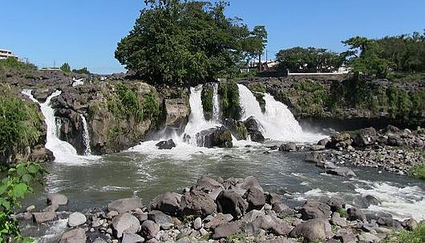 鮎壺の滝緑地(約1,760m)