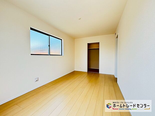 【☆BedRoom☆】～主寝室～
7.5帖の主寝室はウォークインクローゼット収納を完備しています
室内はお気に入りの家具でレイアウトをお楽しみいただけます