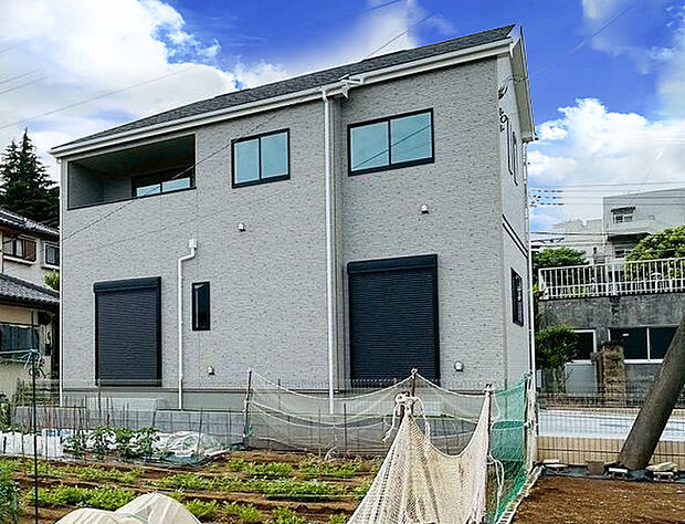 【現地外観写真】資料請求やご案内も即日対応いたします♪どのような建物か、間取りの広さは？など気になる点を一つ一つご説明させていただきます。