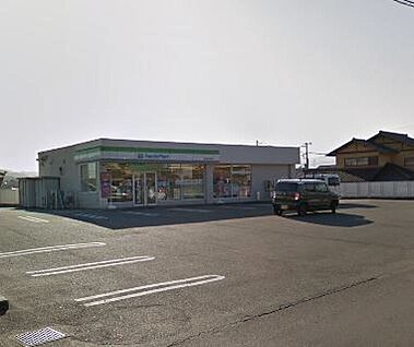 ファミリーマート小泉店 800ｍ(徒歩10分)