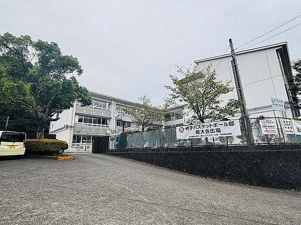 飯田中学校(約824m)