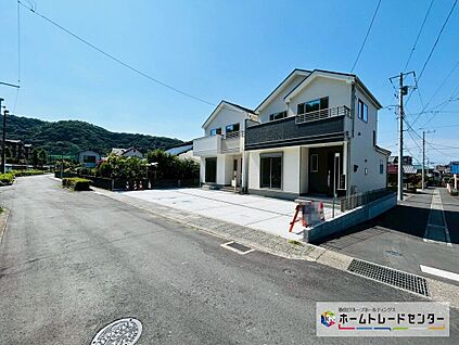 前道路を含む現地外観写真