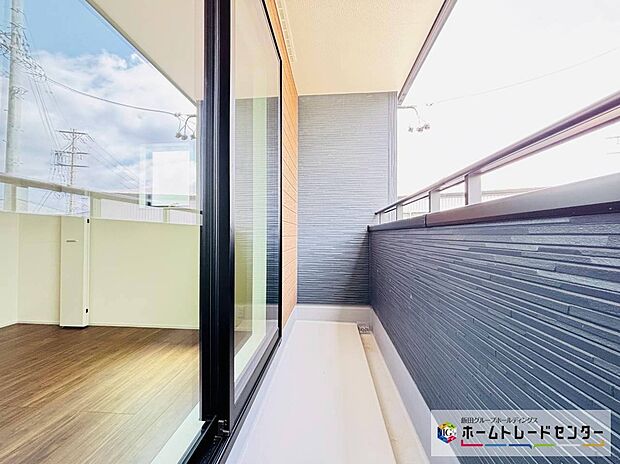 【☆Balcony☆】~バルコニー~
2洋室それぞれに、バルコニーが付きます。インナーバルコニーは天気の急変にも慌てず対応ができます