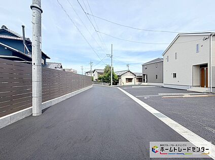 前道路を含む現地外観写真