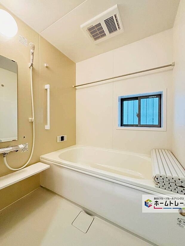 【【設備】浴室乾燥機】雨の日や冬場のお洗濯に嬉しい装備。洗濯物を乾かすだけでなく、入浴の度に換気機能で湿気を排出できるためカビの防止にもなります。