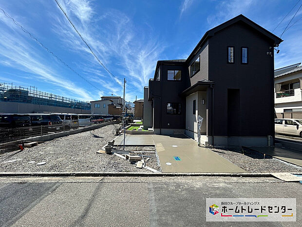 【駐車場】各棟2~3台の駐車場を完備。出入りもスムーズにできます