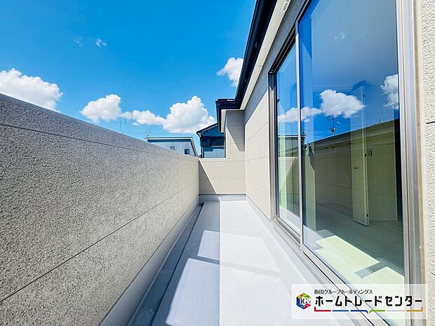 【☆Balcony☆】~バルコニー~
屋根が付くバルコニーは天気の急変にも慌てず対応ができます