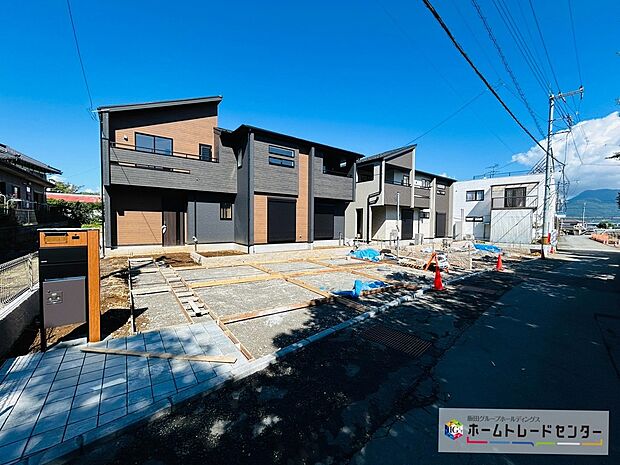 【現地外観写真】１号棟
全室収納を完備した３LDKはリビングにマルチスキップを設置！お洒落でスタイリッシュな室内です