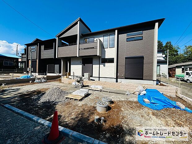 【現地外観写真】耐震等級３＋制震ダンパーを備えた地震に強い住宅は「断熱等性能等級５」も取得しています