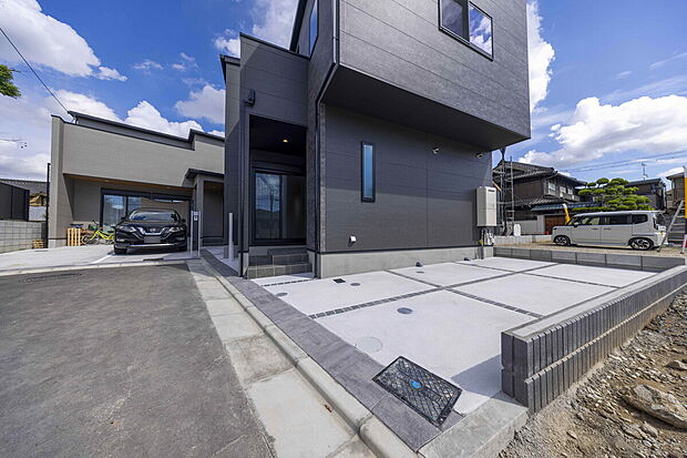 【現地撮影】お子様が無理なく通える距離に小学校・中学校があります。
保育施設も近く、小さなお子様を持つご家庭に嬉しい環境です。