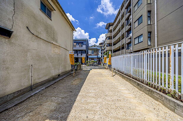 【現地撮影】近鉄「東花園」駅徒10分歩圏という利便性と、住宅街の落ち着きある雰囲気が絶妙に調和したエリア。