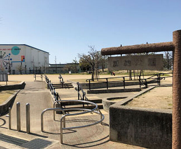 加納公園(約320m)