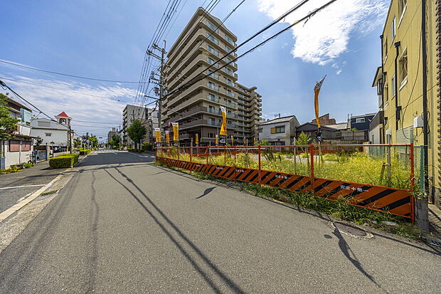 【現地写真】ほどよく都会で、ほどよく静か。子育てにもぴったりな、安心感のある住環境です。